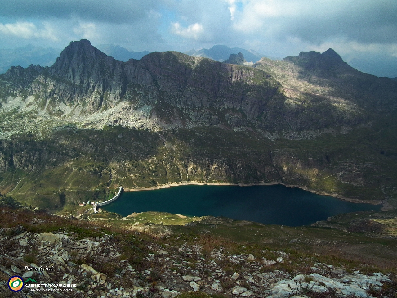 69 Lago Colombo con Becco, Corni di Sardegnana e Torretta... .JPG